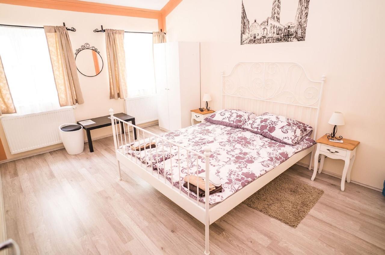 Boutique Hostel Kings N' Queens Zagreb Rom bilde